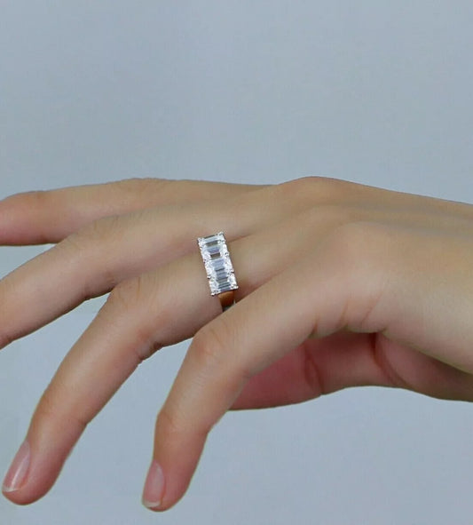 Silver Zircon Vintage Ring