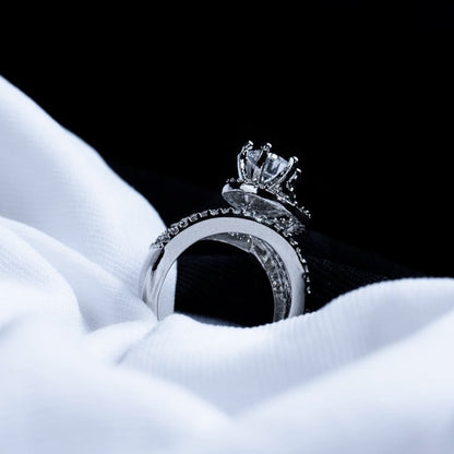 Silver Gracious Look Ring